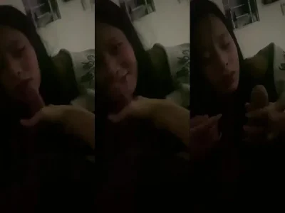 Mới quen được vài ngày em đã đòi bú cu anh còn dùng đt em quay