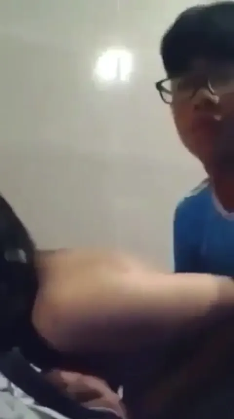 Đôi bạn sinh viên địt nhau ngày khai giảng trong Wc nhà trường